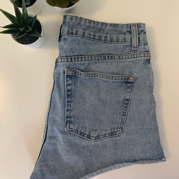 Topshop Hight Waisted Jean Shorts - Picture 2 of 3